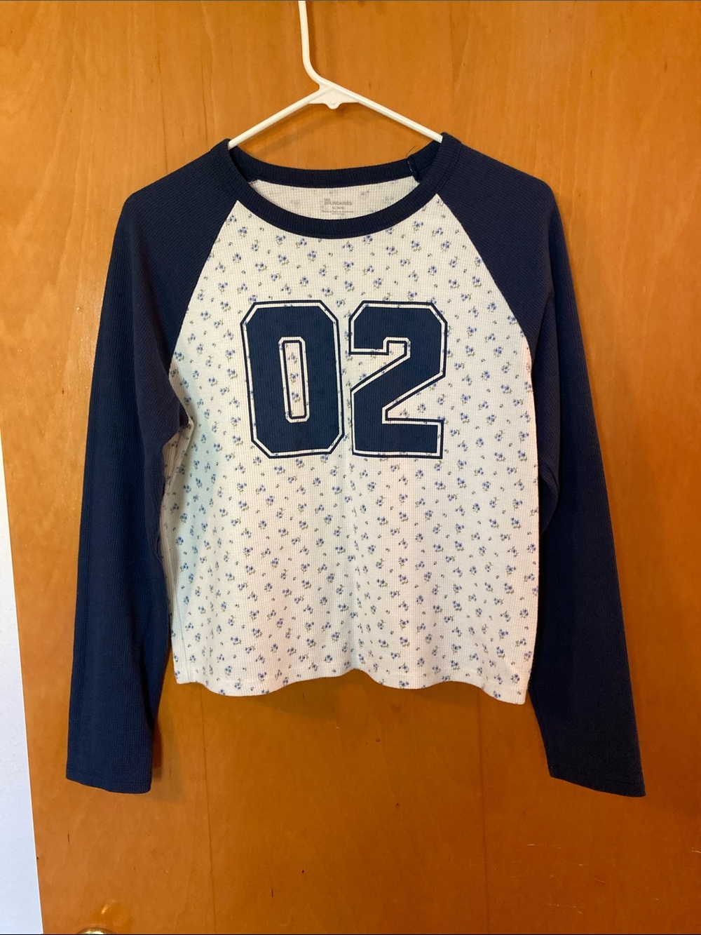 No Boundaries Cream Thermal Top with Navy Trim xl Junior